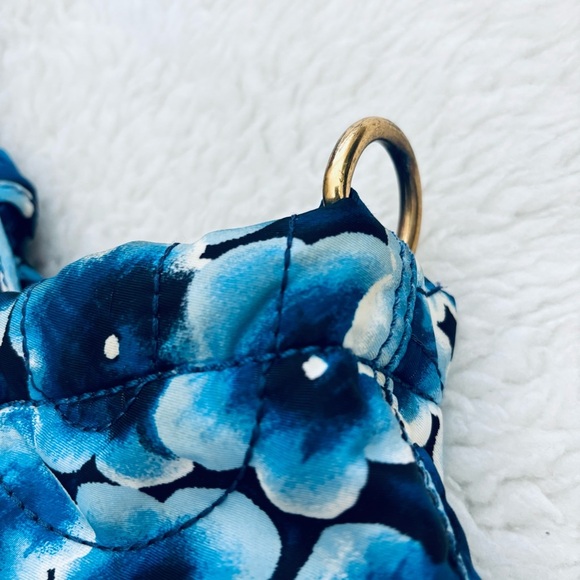 Marc by Marc Jacobs Floral Blue/White Tote Bag w/ mat & straps - Picture 12 of 16